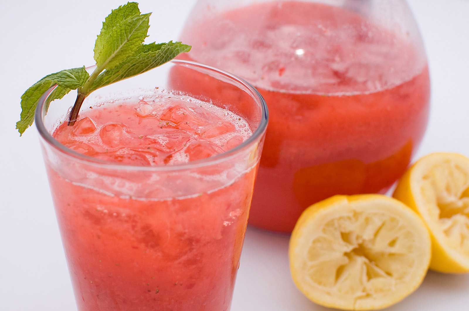 recipe-for-sparkling-strawberry-lemonade-life-s-ambrosia-life-s-ambrosia